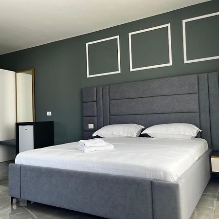 Leodori 3 Suites Shëngjin Esterno foto