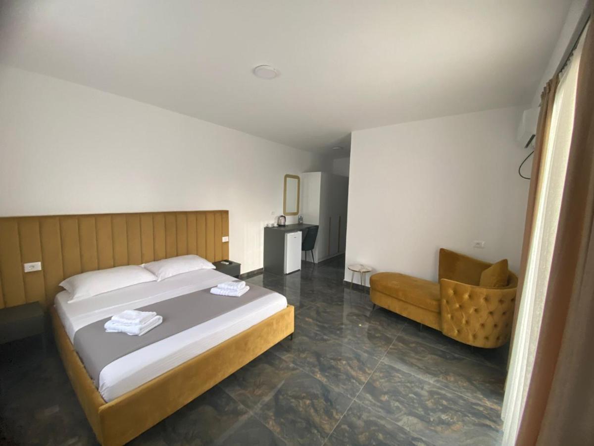Leodori 3 Suites Shëngjin Esterno foto