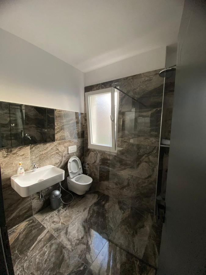 Leodori 3 Suites Shëngjin Esterno foto