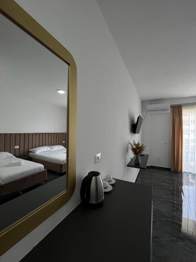 Leodori 3 Suites Shëngjin Esterno foto