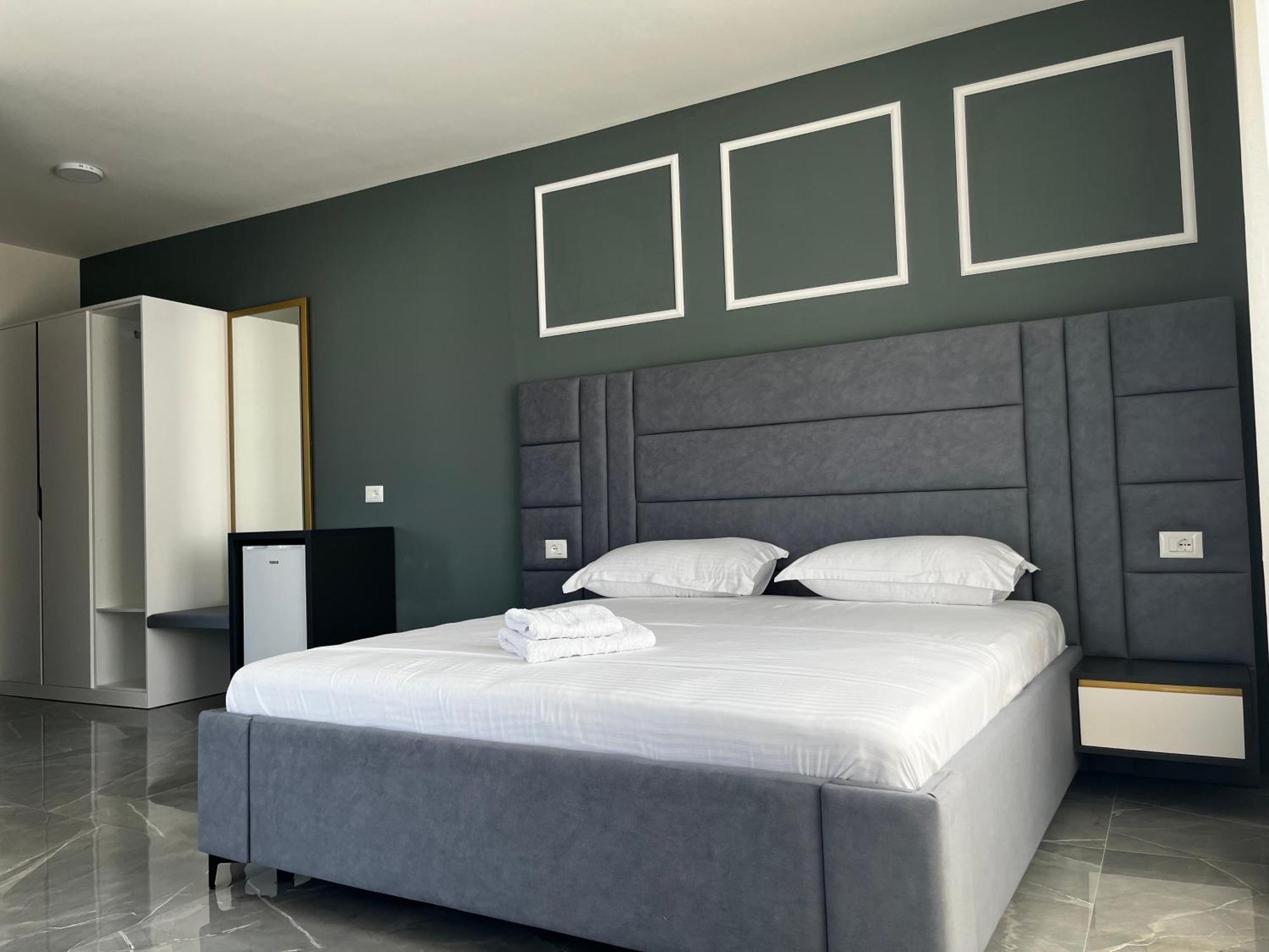 Leodori 3 Suites Shëngjin Esterno foto